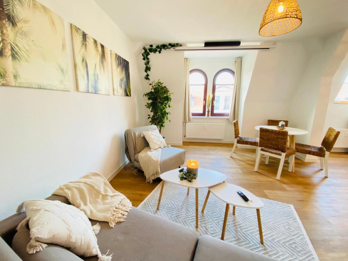 Home Cinema - Balcony - Wi-Fi & Streams Magdeburg Ngoại thất bức ảnh